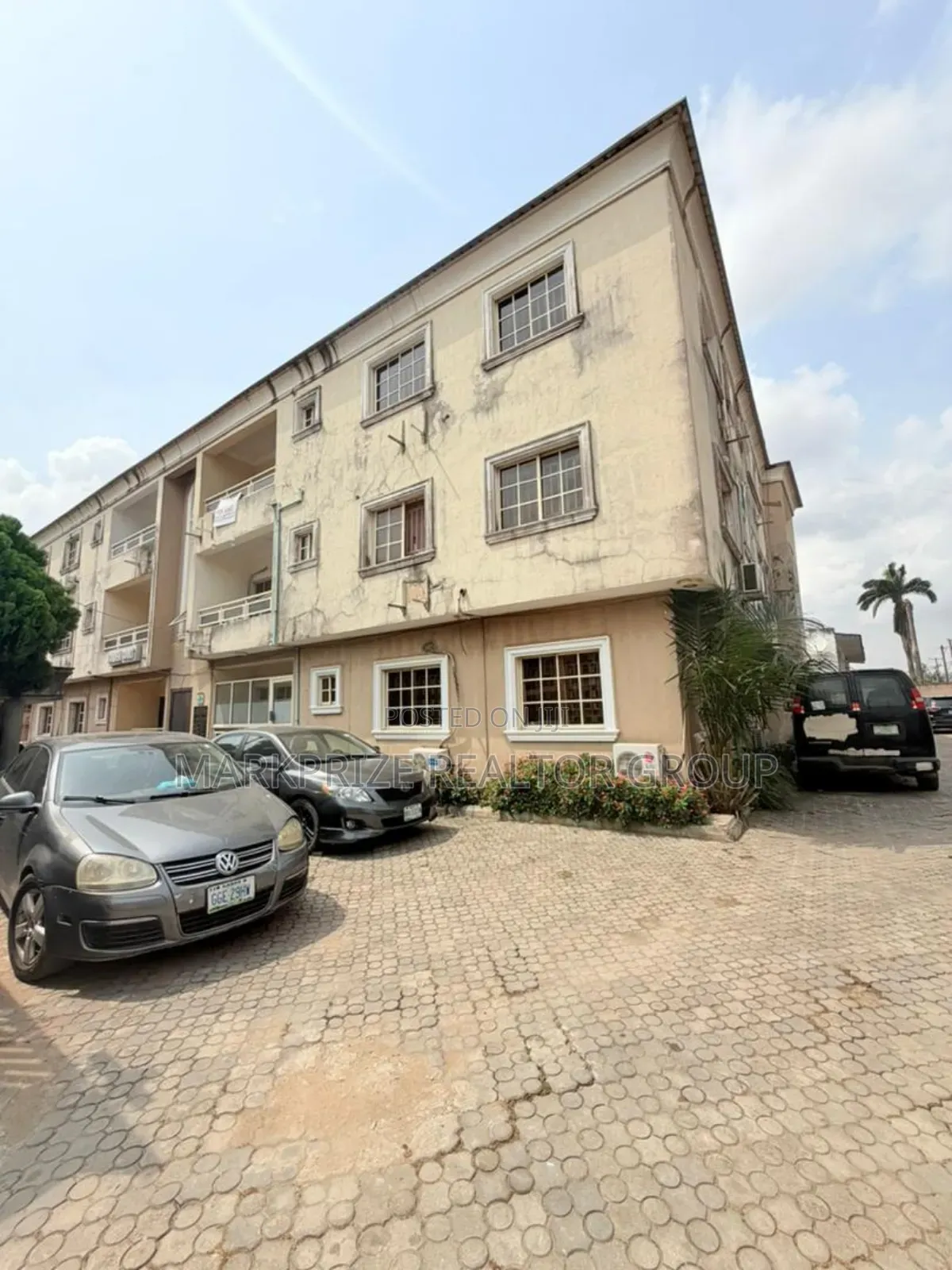 3bdrm Apartment in Adeniyi Jones Ikeja for sale in Adeniyi Jones