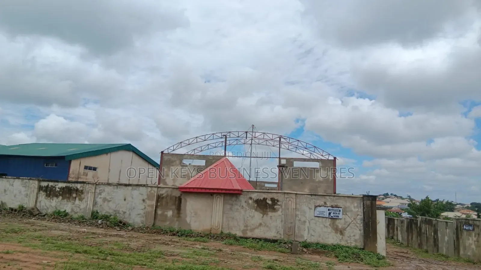 Warehouse Close to Oriental Company on Lagos-Ibadan in CHallenge / Ibadan