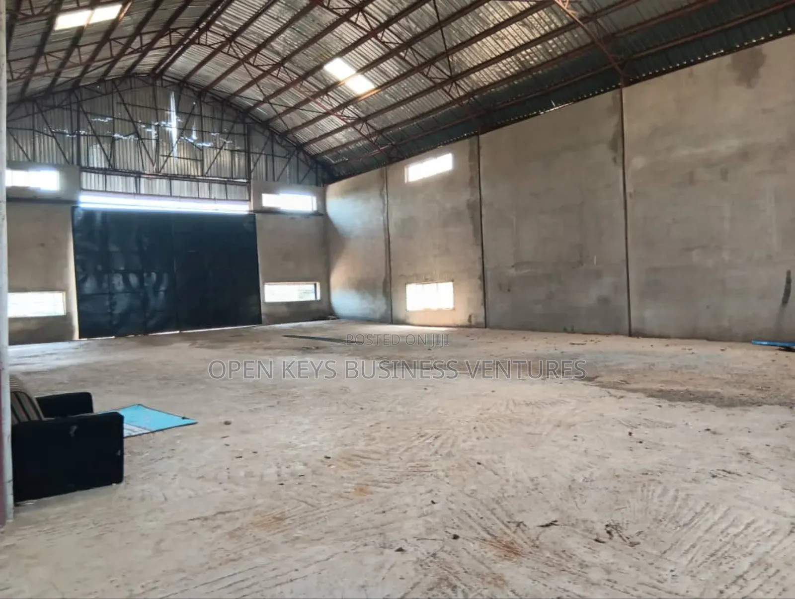 Warehouse Close to Oriental Company on Lagos-Ibadan in CHallenge / Ibadan