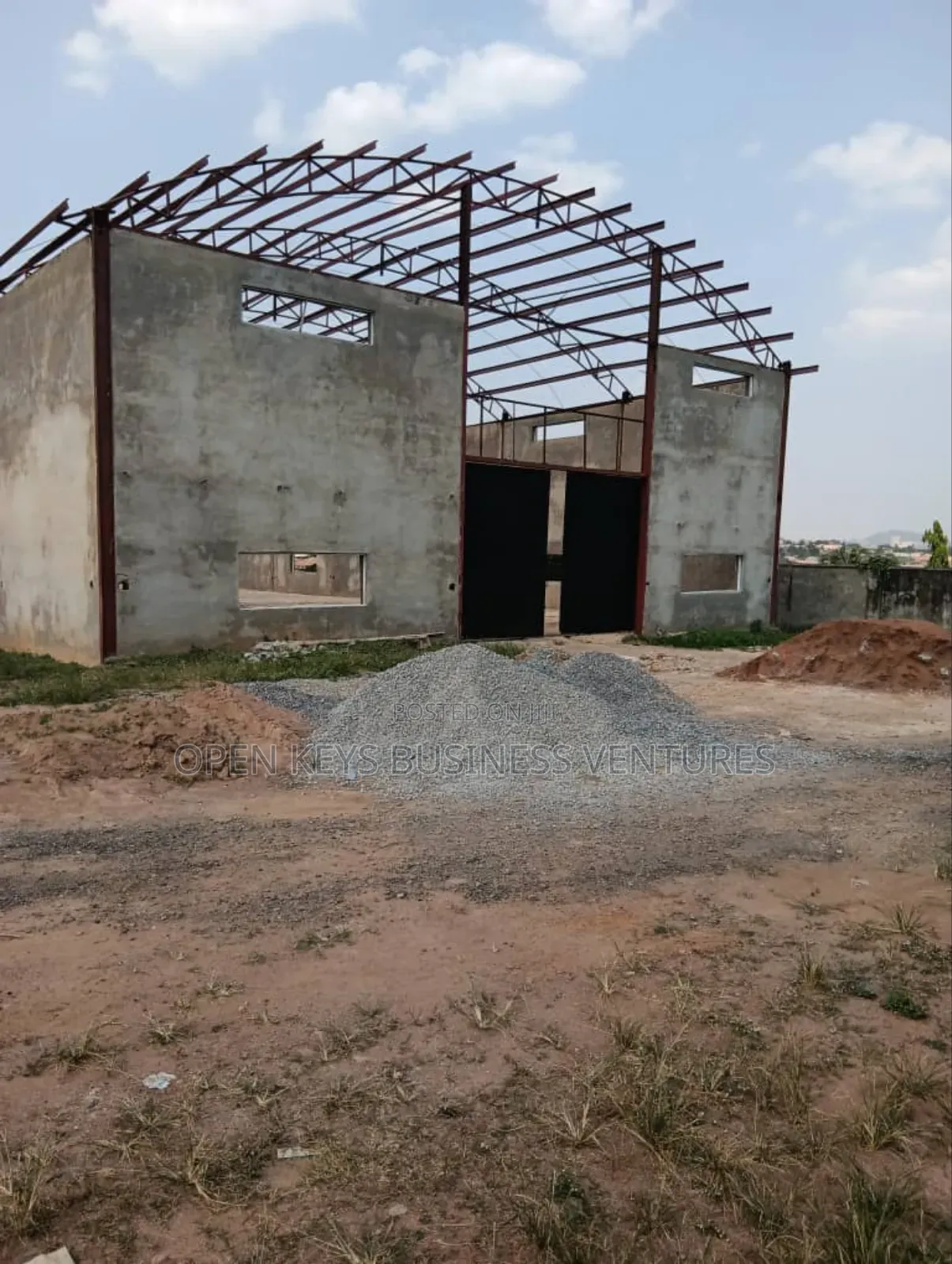 Warehouse Close to Oriental Company on Lagos-Ibadan in CHallenge / Ibadan