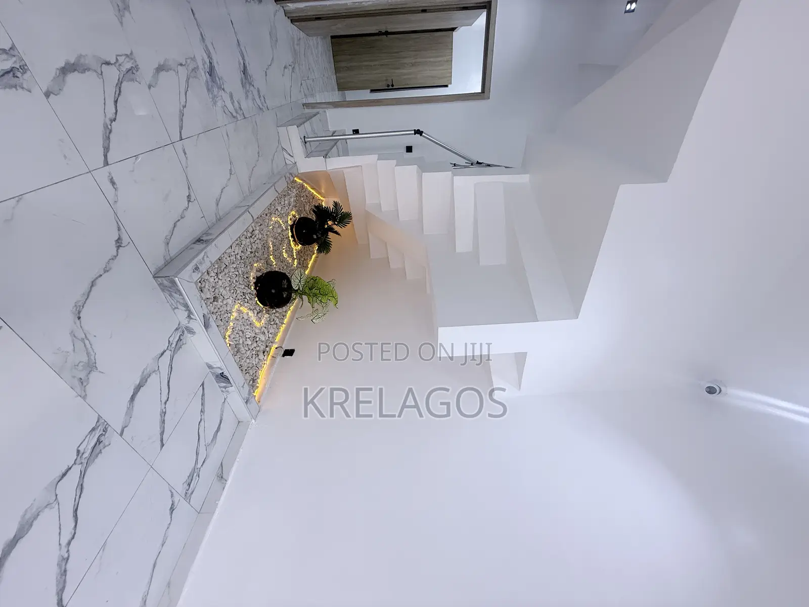 4bdrm Duplex in Orchid, Chevron for sale in Chevron