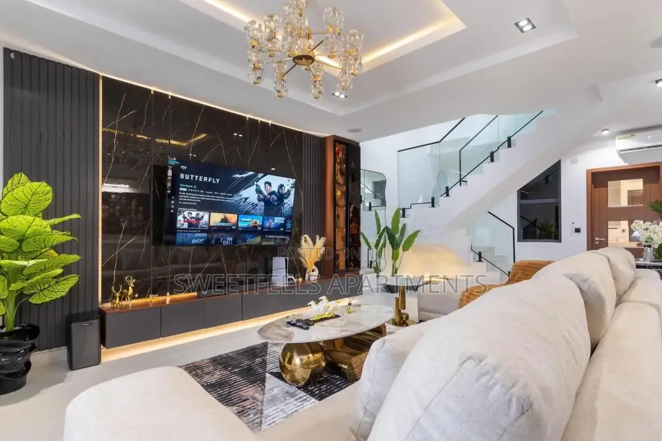 Lux 2 Bedroom Maisonette With Ps5 in Lekki Phase 1