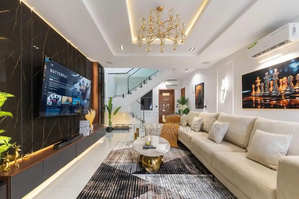 Lux 2 Bedroom Maisonette With Ps5 in Lekki Phase 1