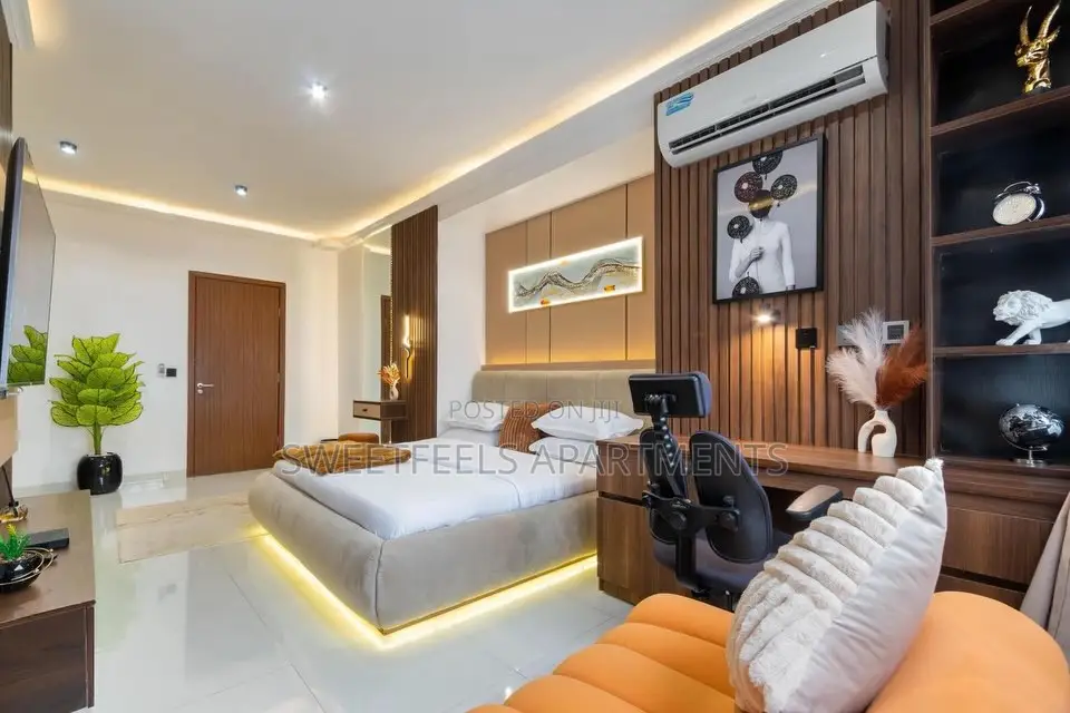 Lux 2 Bedroom Maisonette With Ps5 in Lekki Phase 1