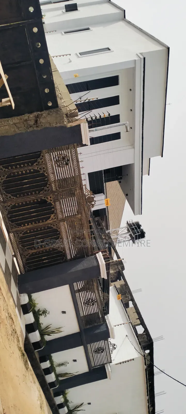 5bdrm Duplex in Behind New General, Oshimili South for sale in Oshimili South