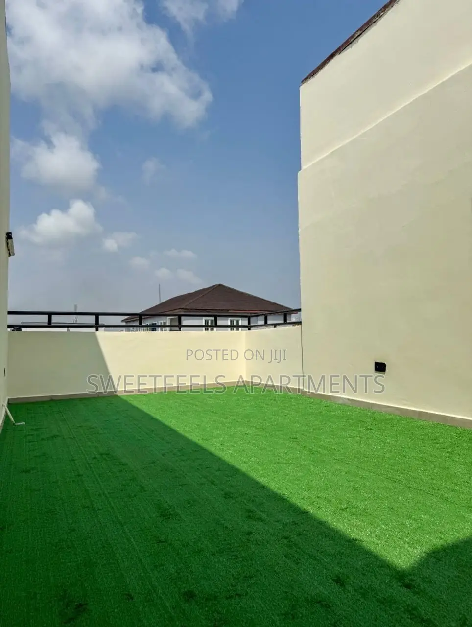 Lux 1 Bedroom Penthouse With 2 Balconies, Terrace in Lekki Phase 1