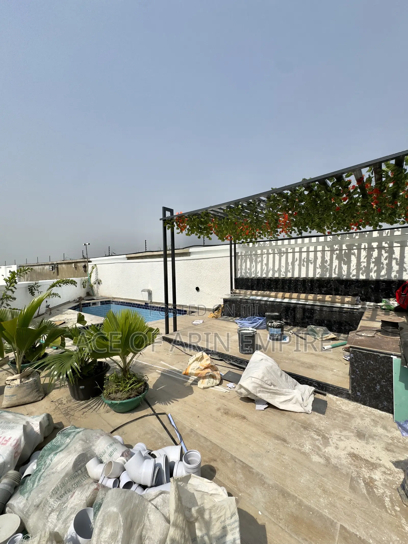 6bdrm Duplex in Chevron Estate for sale in Chevron