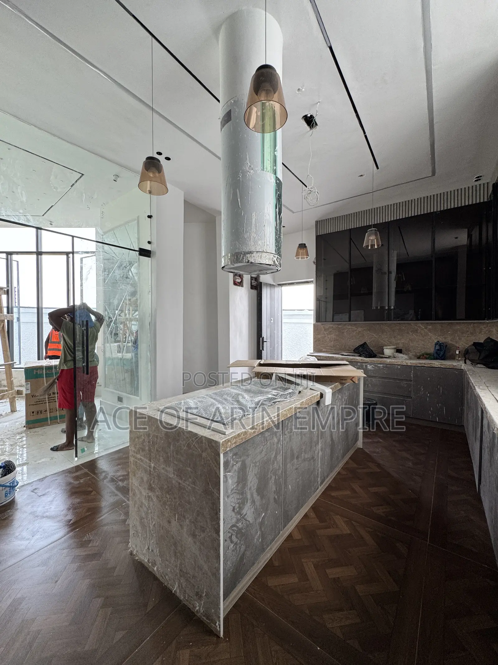 6bdrm Duplex in Chevron Estate for sale in Chevron