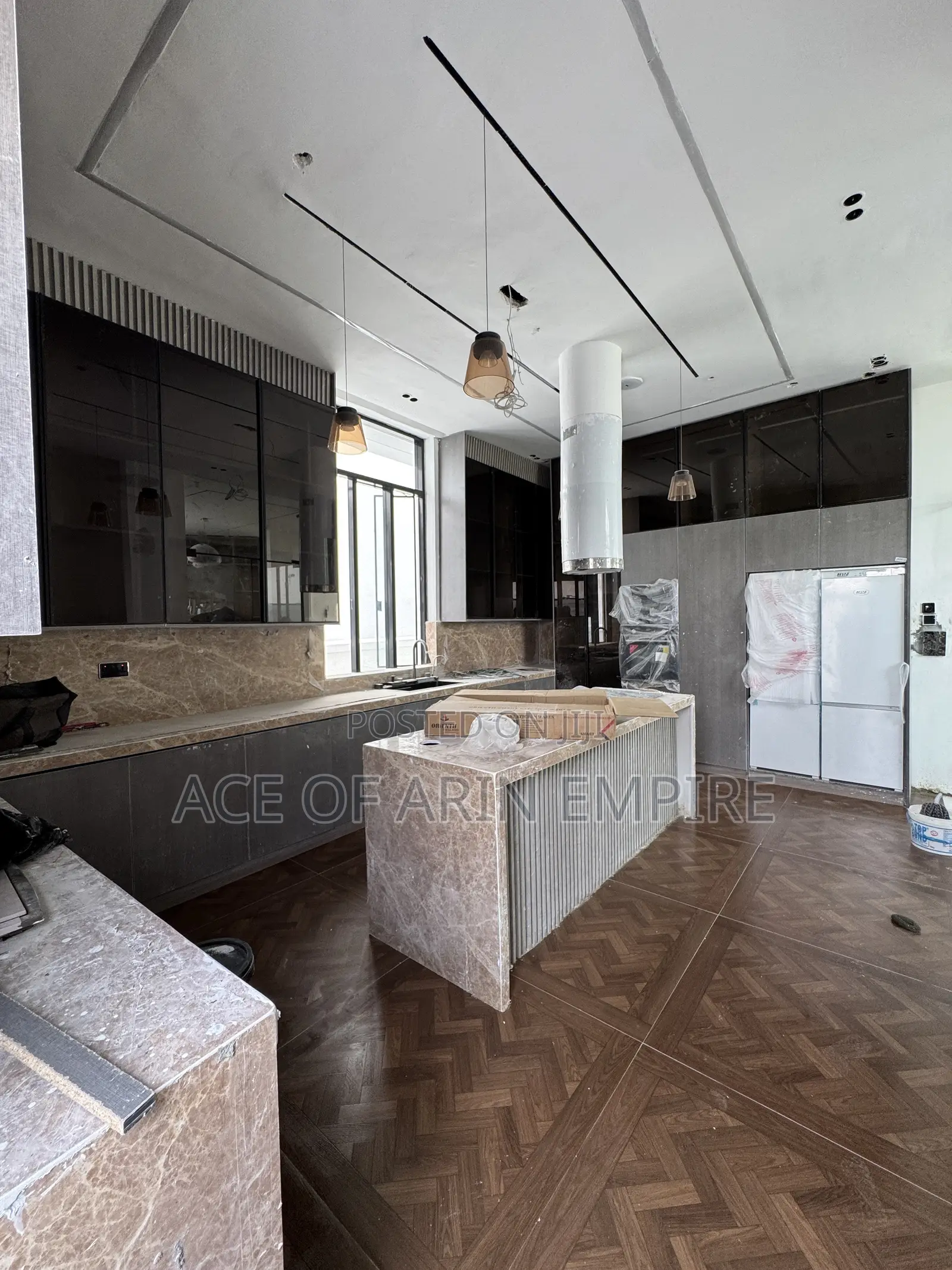 6bdrm Duplex in Chevron Estate for sale in Chevron