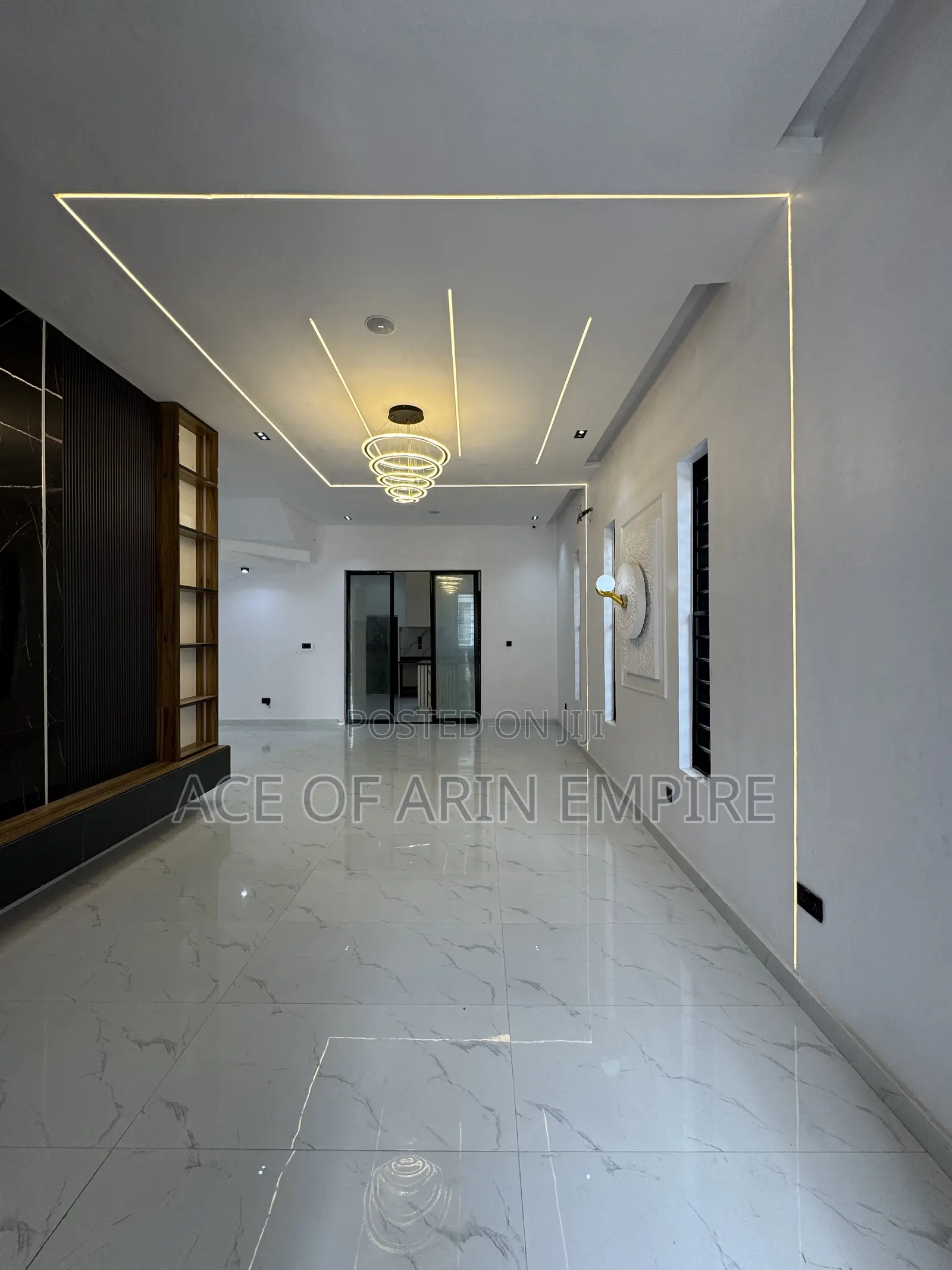 5bdrm Duplex in Chevron Estate for sale in Chevron