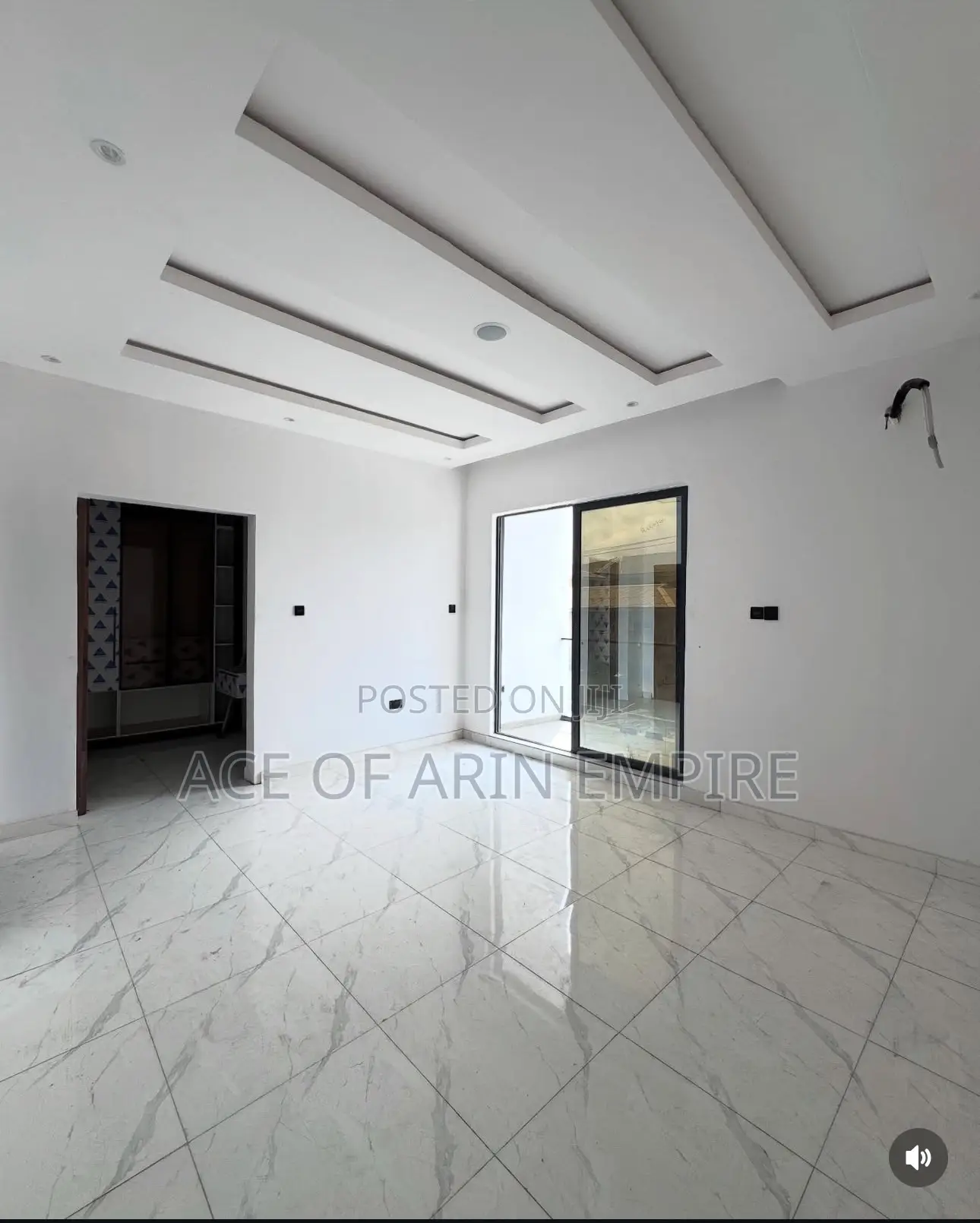 5bdrm Duplex in Ikota for sale in Ikota