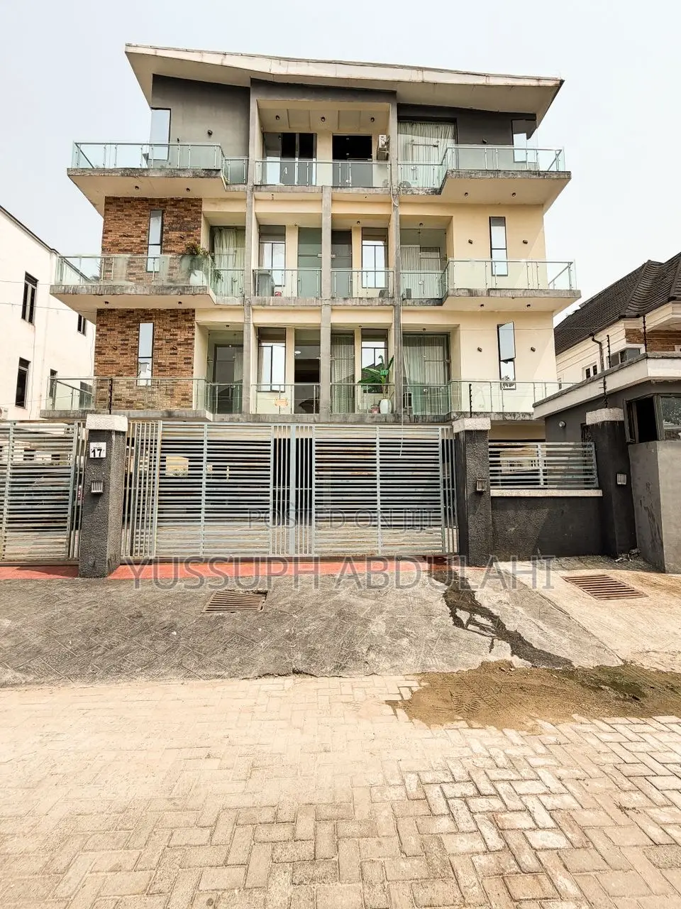 Furnished 1bdrm Apartment in Chevron for sale in Chevron