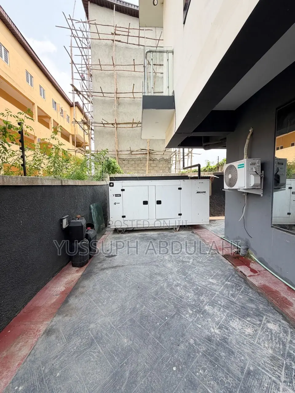 Furnished 1bdrm Apartment in Chevron for sale in Chevron