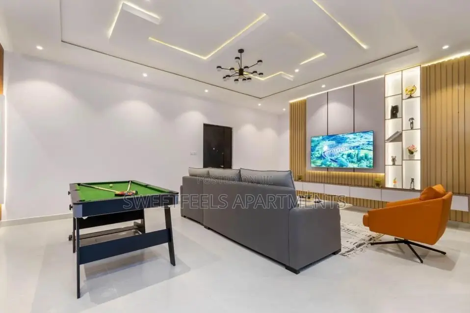 Fancy 1 Bedroom With Rooftop, Swimming Pool, Elevator, Gym and Snooker in Lekki Phase 1