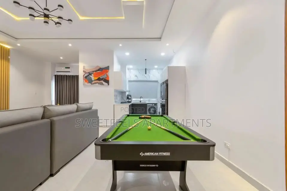 Fancy 1 Bedroom With Rooftop, Swimming Pool, Elevator, Gym and Snooker in Lekki Phase 1