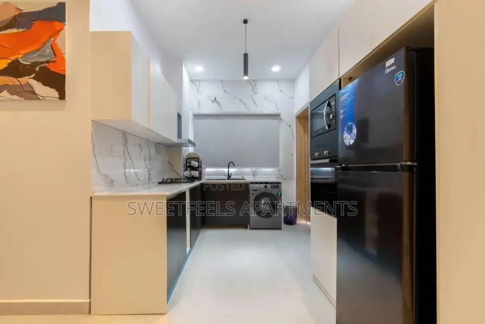 Fancy 1 Bedroom With Rooftop, Swimming Pool, Elevator, Gym and Snooker in Lekki Phase 1