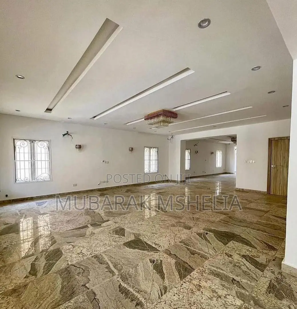 8bdrm Duplex in Asokoro for sale in Asokoro