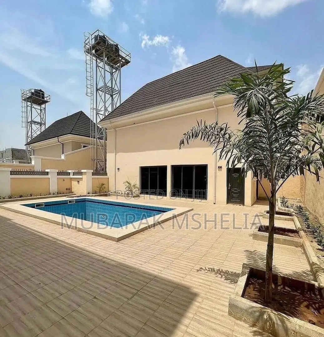8bdrm Duplex in Asokoro for sale in Asokoro
