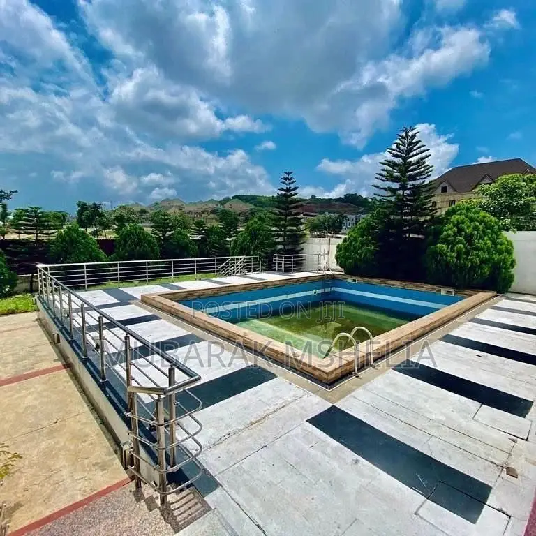 8bdrm Mansion in Guzape District for sale in Guzape District