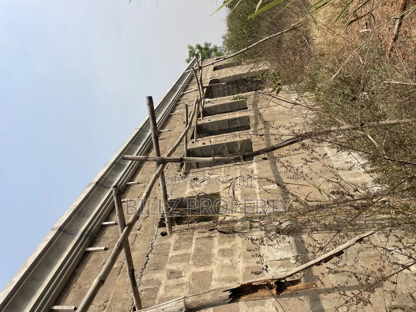 An Uncompleted 4 Bedroom Flat on a Full Plot of Land in Abeokuta North