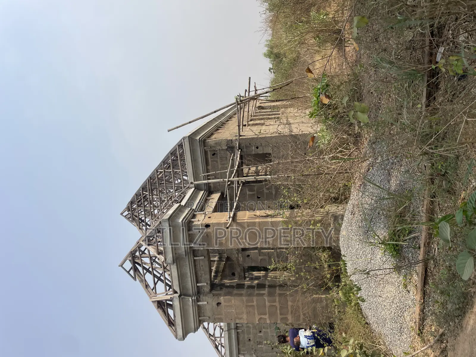 An Uncompleted 4 Bedroom Flat on a Full Plot of Land in Abeokuta North