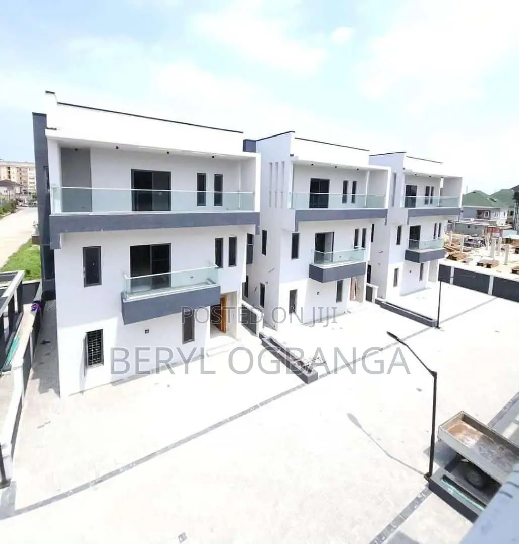 5bdrm Duplex in Ikate for sale in Ikate