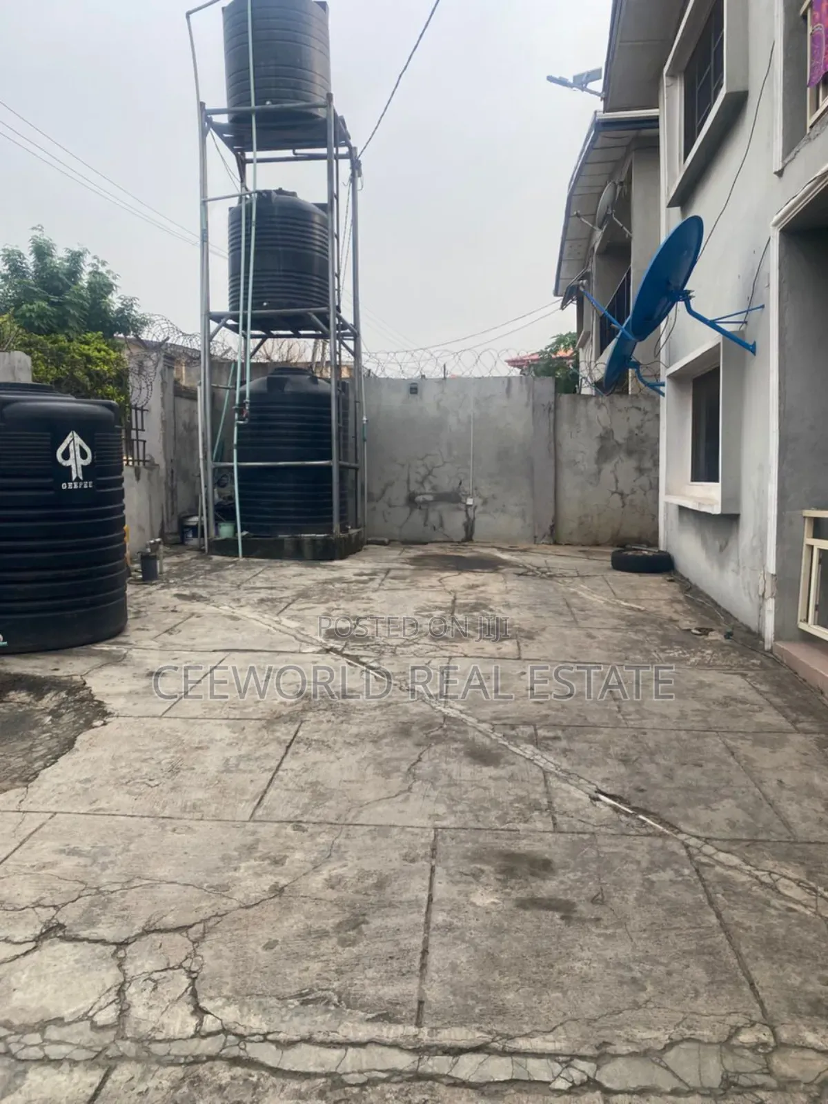 3bdrm Block of Flats in Felele Challenge for sale in CHallenge / Ibadan