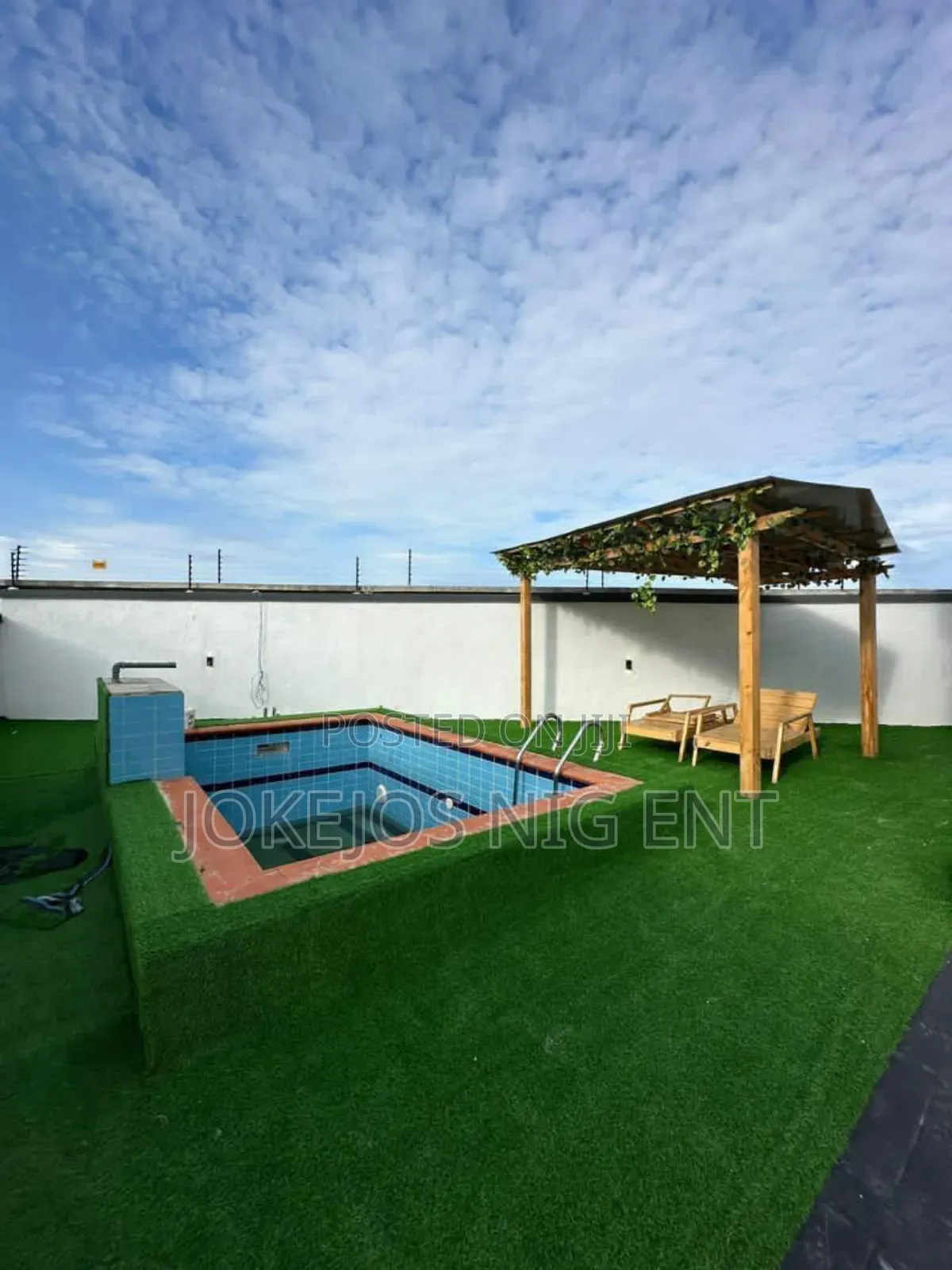 5bdrm Duplex in Chevron for sale in Chevron