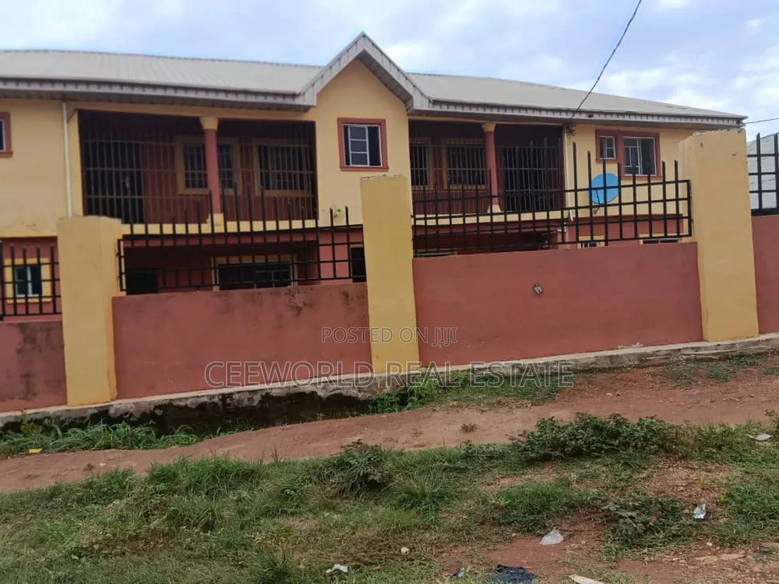 3bdrm Block of Flats in Ologbo Estate for sale in Ologuneru