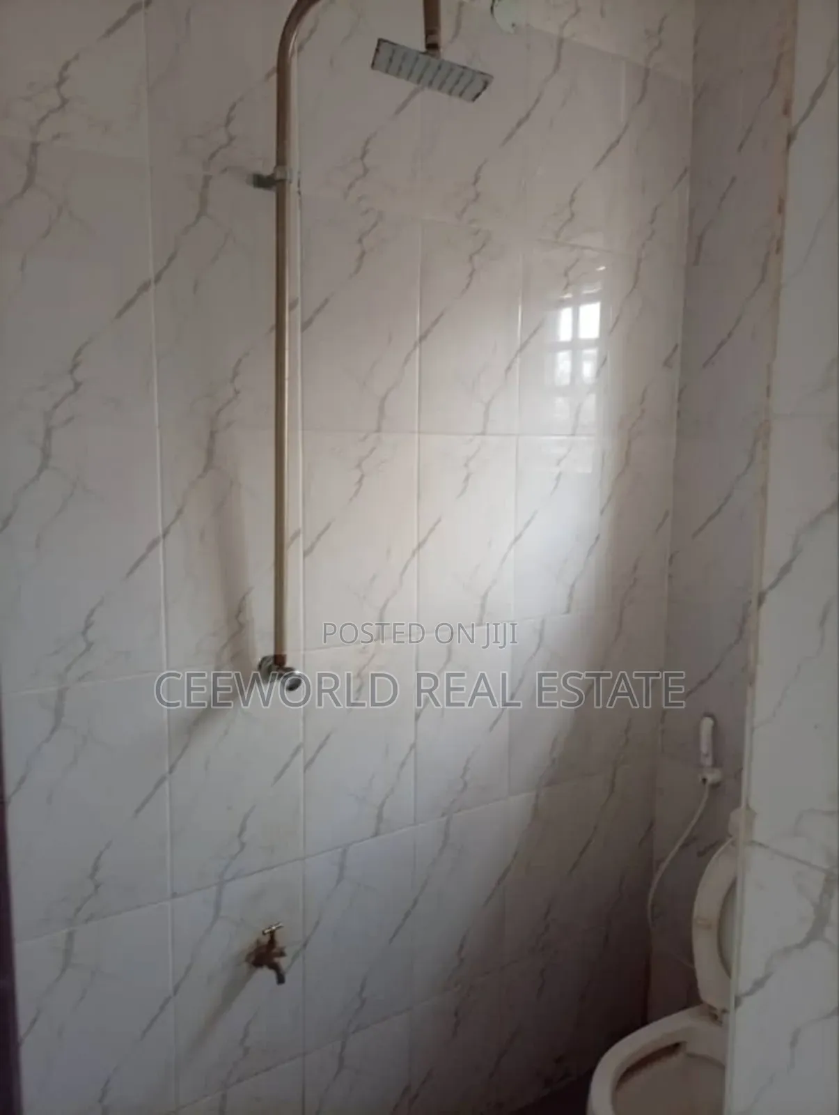 3bdrm Block of Flats in Ologbo Estate for sale in Ologuneru
