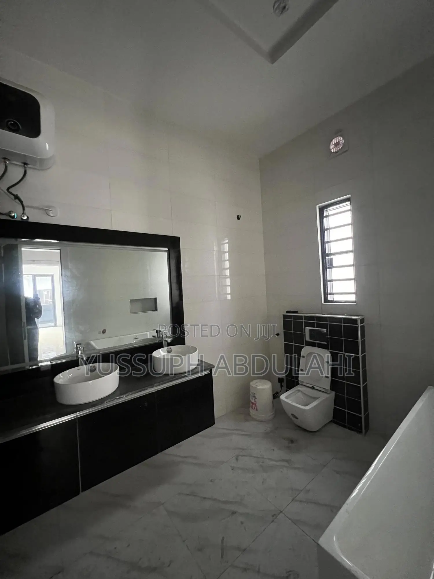 3bdrm Block of Flats in Ikeja Gra for sale in Ikeja GRA