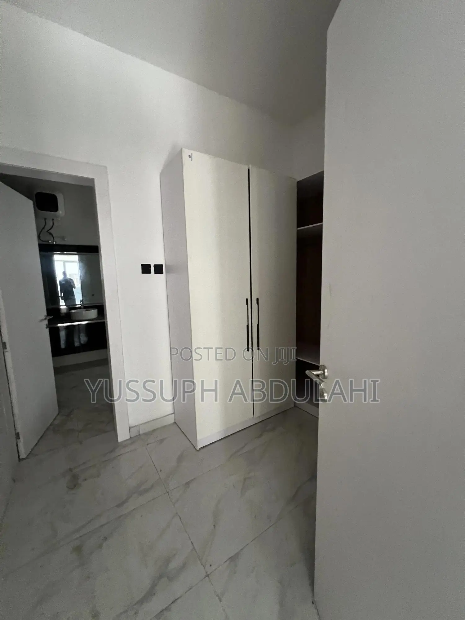 3bdrm Block of Flats in Ikeja Gra for sale in Ikeja GRA