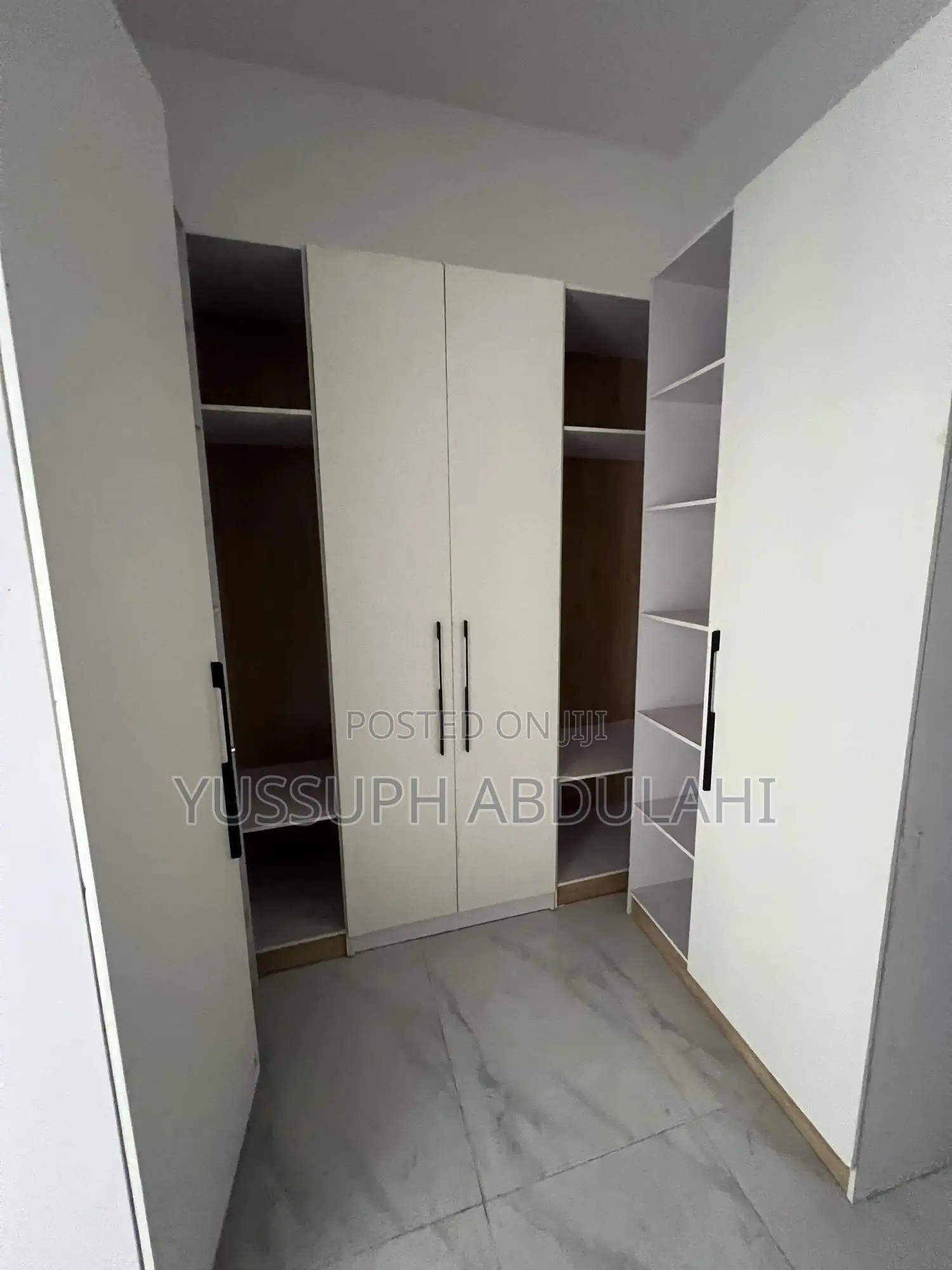 3bdrm Block of Flats in Ikeja Gra for sale in Ikeja GRA