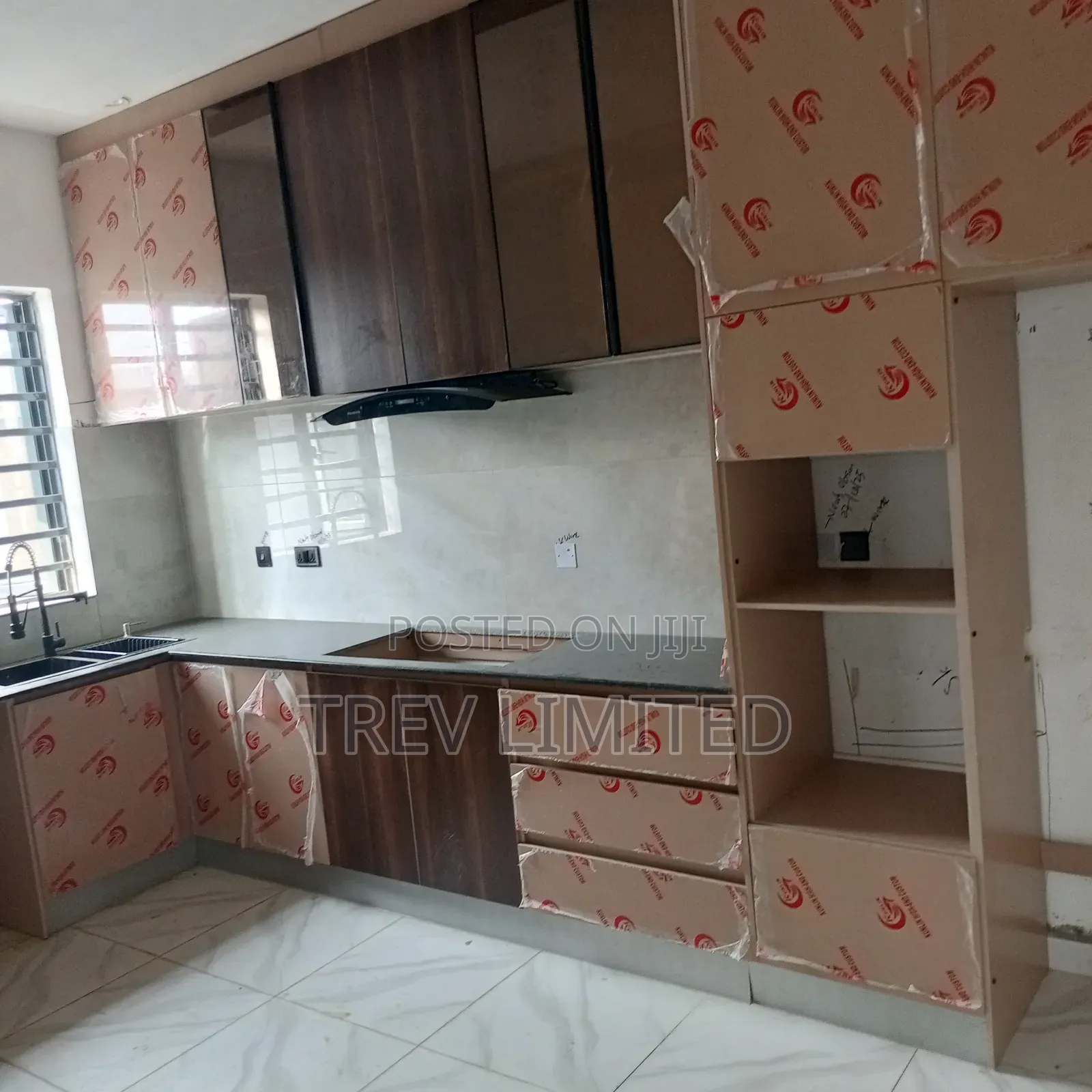 4bdrm Duplex in Lekki Pennusula, Ado / Ajah for sale in Ado / Ajah