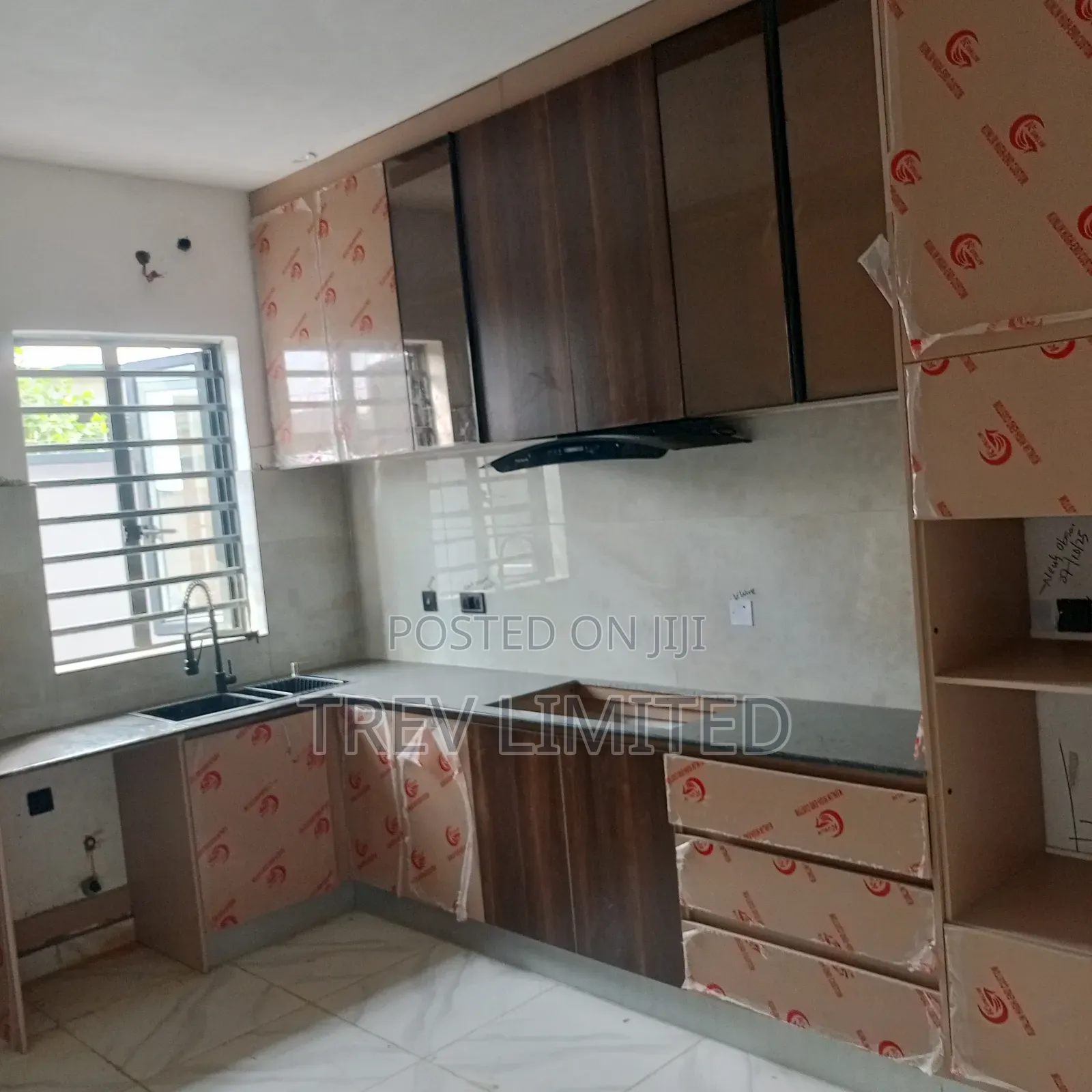4bdrm Duplex in Lekki Pennusula, Ado / Ajah for sale in Ado / Ajah