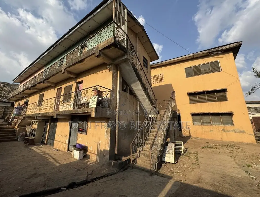 20bdrm Block of Flats in Challenge Road for sale in CHallenge / Ibadan