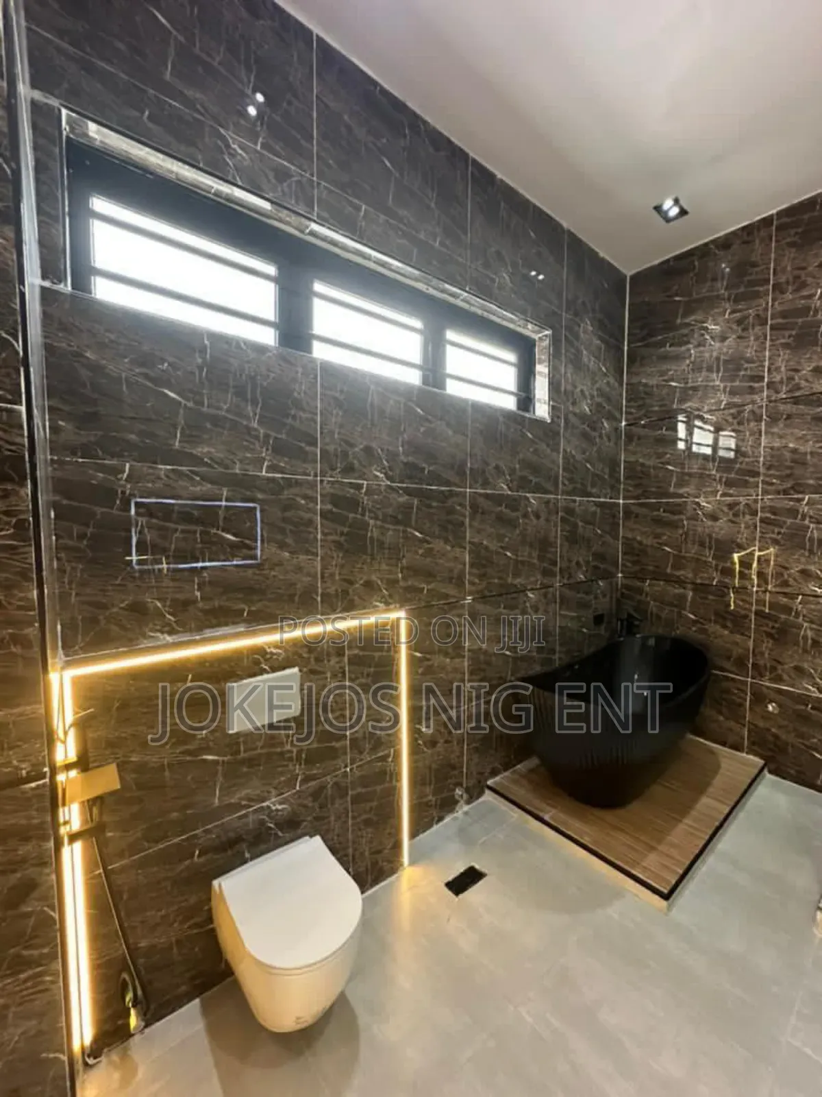 5bdrm Duplex in Chevron Drive Lekki for sale in Chevron