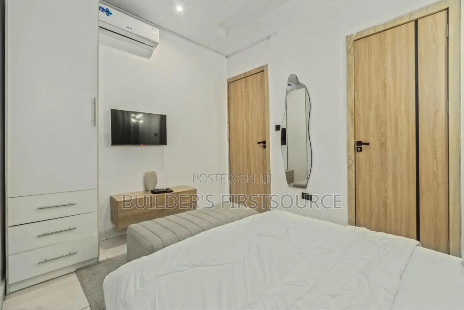 Maria's Crib Luxury New One Bedroom Apartment With Board/Dart Game in Ologolo