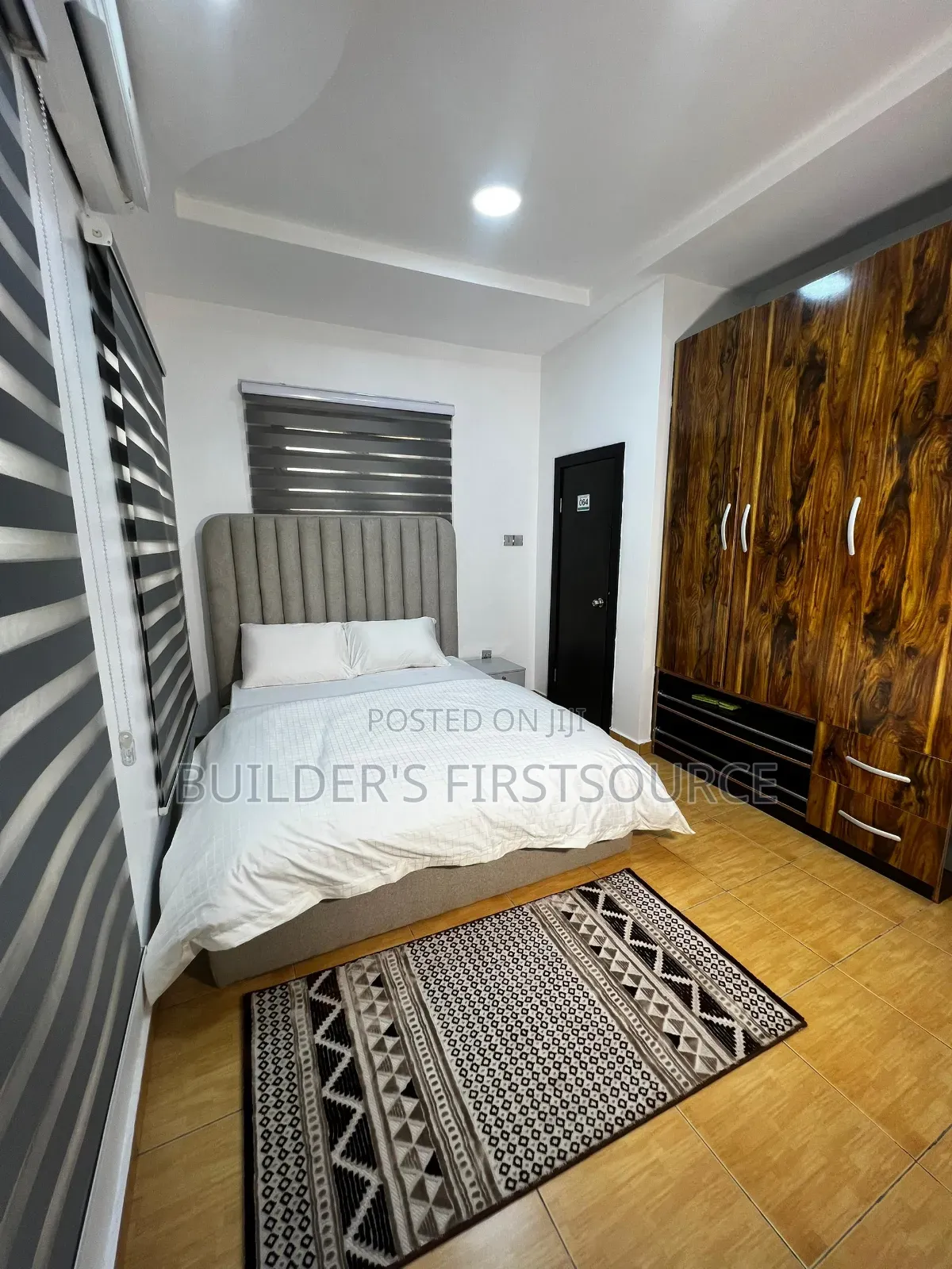 2/3 Bedroom Duplex Located In A Very Secured Estate In Maryland in Mende