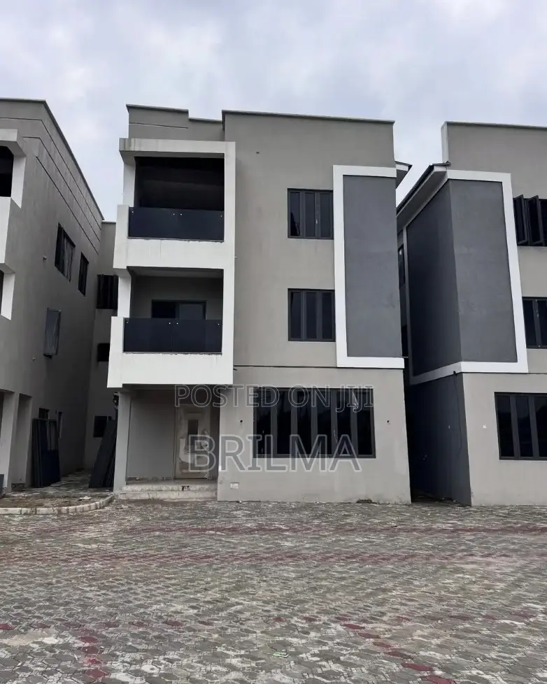 5bdrm Duplex in Kado for sale in Kado