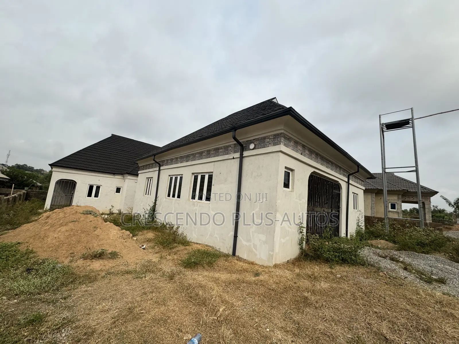 5bdrm Bungalow in Oluana, Ibadan for sale in Ibadan