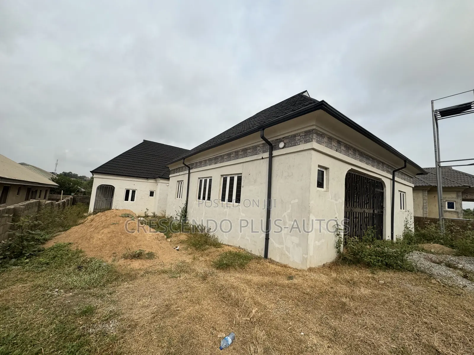 5bdrm Bungalow in Oluana, Ibadan for sale in Ibadan