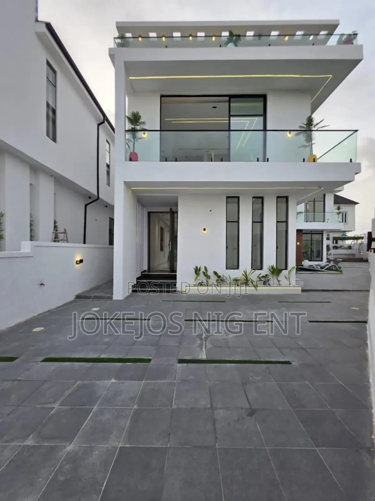 5bdrm Duplex in Chevron Drive Lekki for sale in Chevron