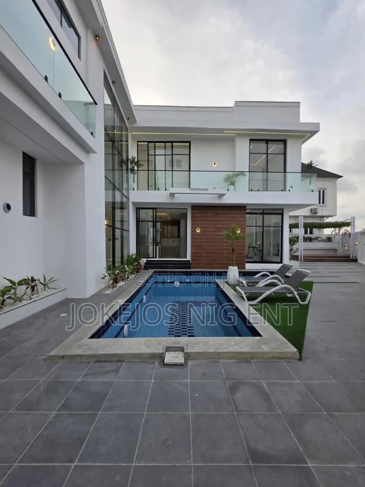5bdrm Duplex in Chevron Drive Lekki for sale in Chevron