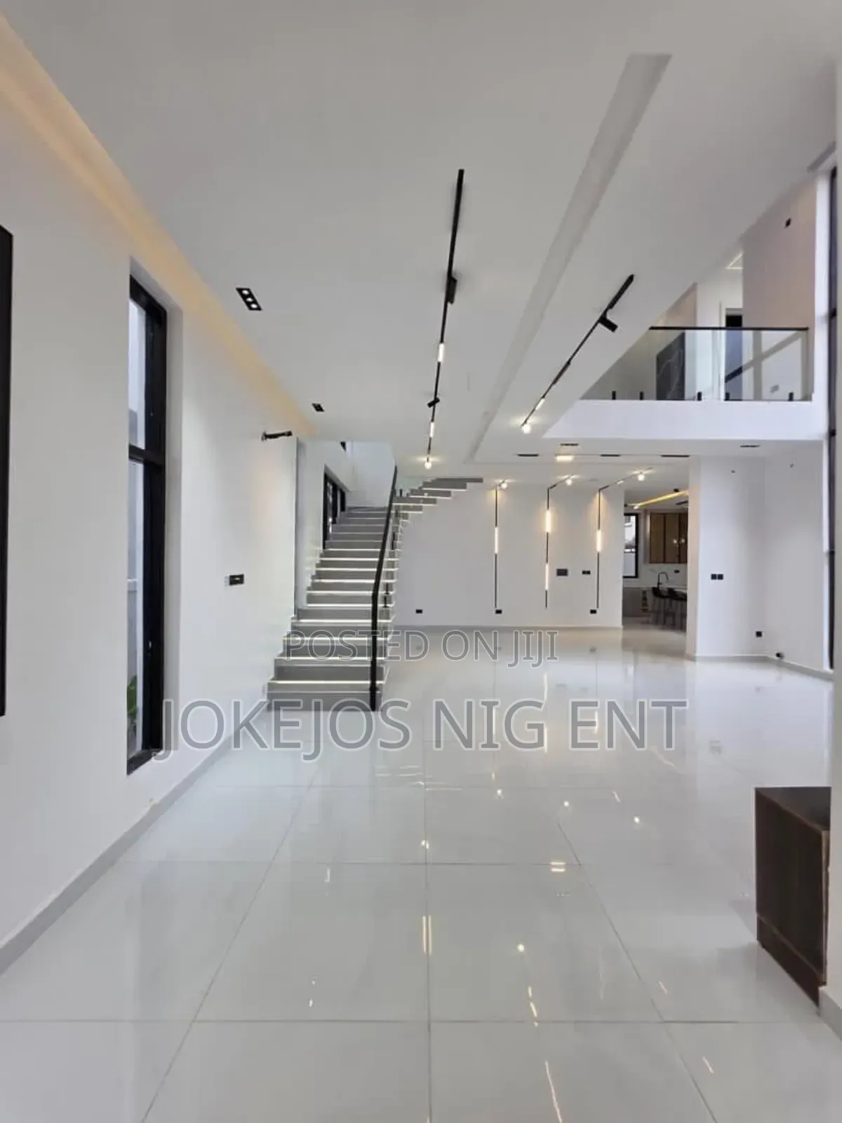 5bdrm Duplex in Chevron Drive Lekki for sale in Chevron