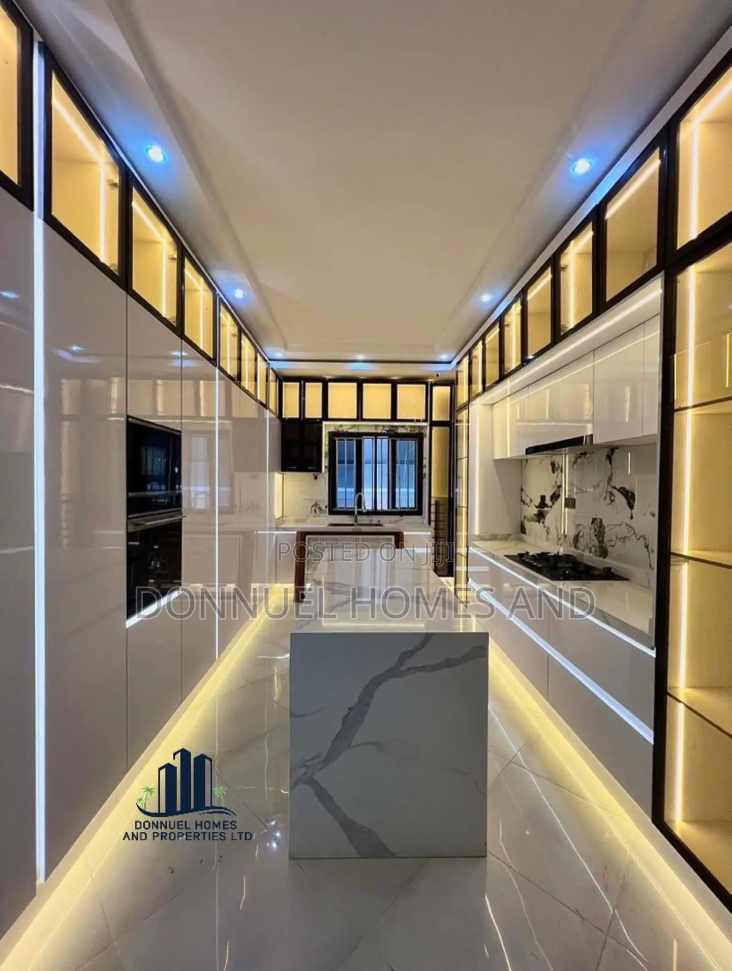 5bdrm Duplex in Lekki for sale in Lekki