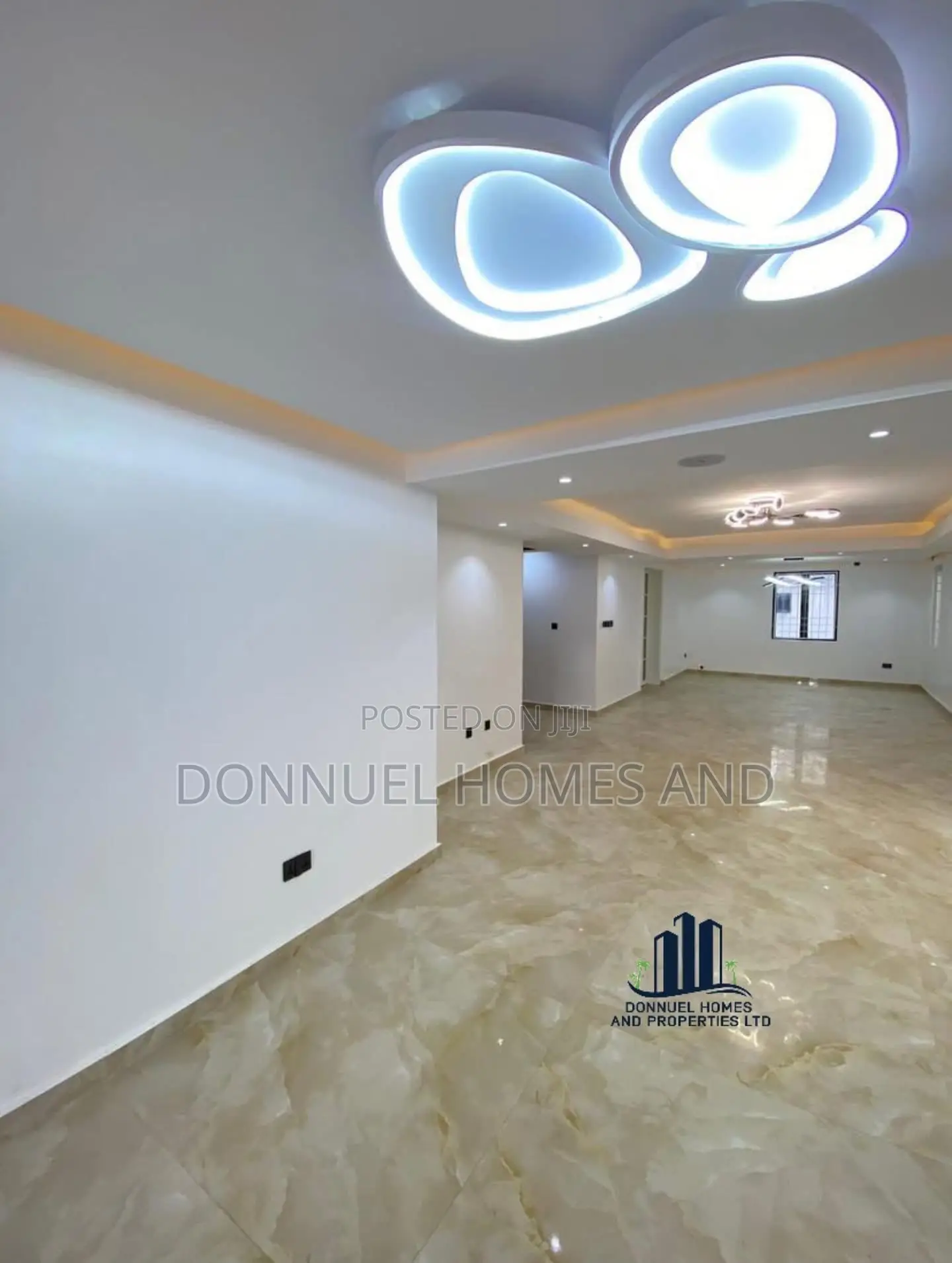 5bdrm Duplex in Lekki for sale in Lekki