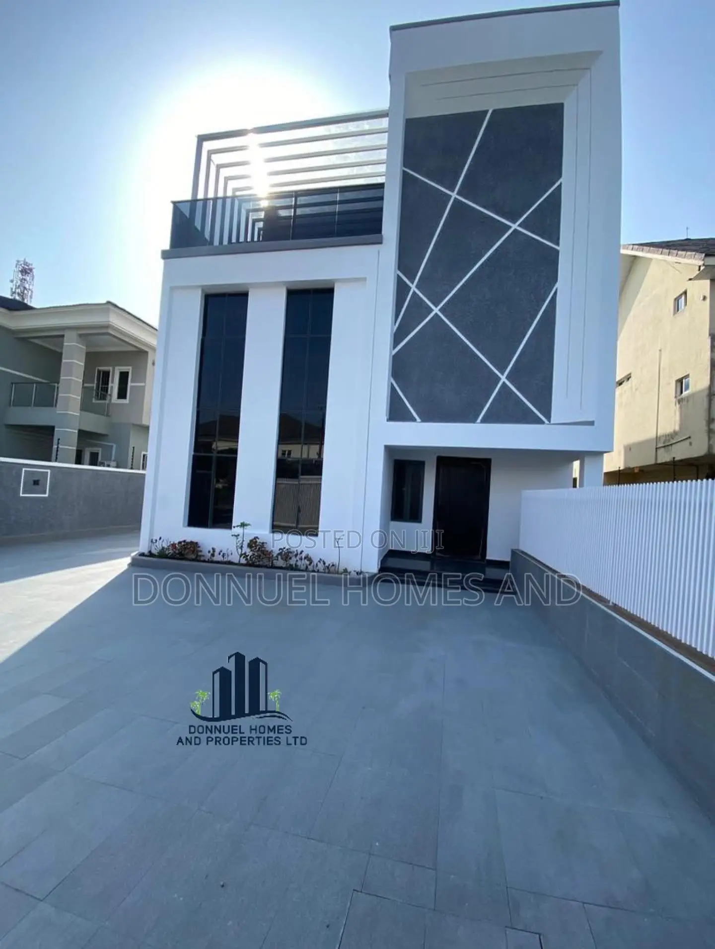 5bdrm Duplex in Lekki for sale in Lekki