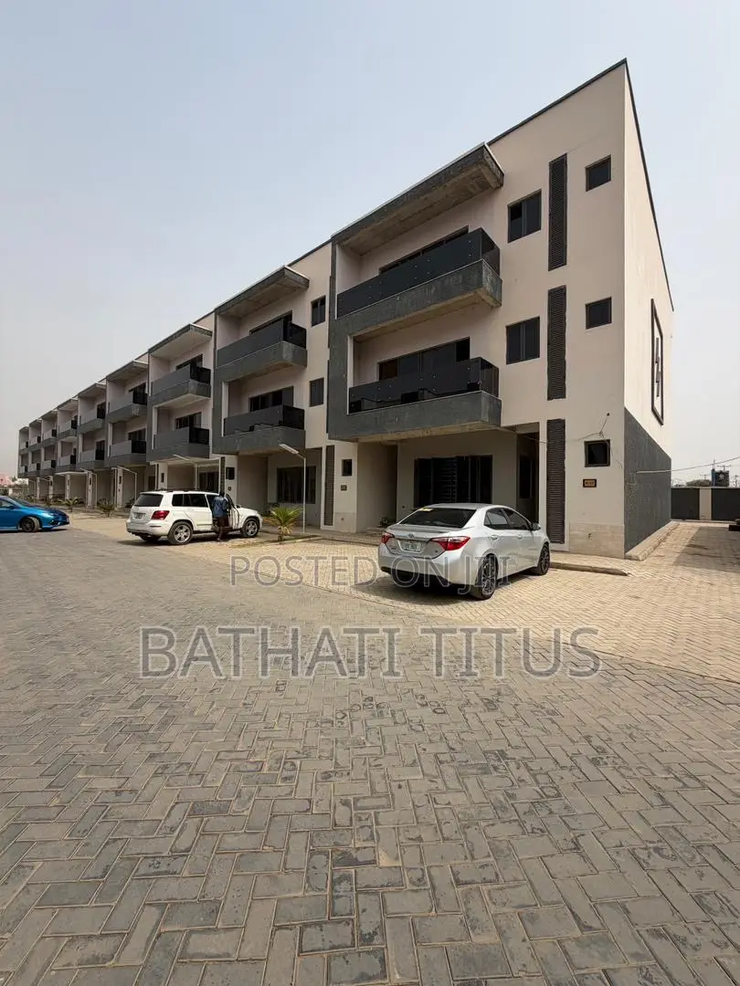 4bdrm Duplex in Kado for sale in Kado
