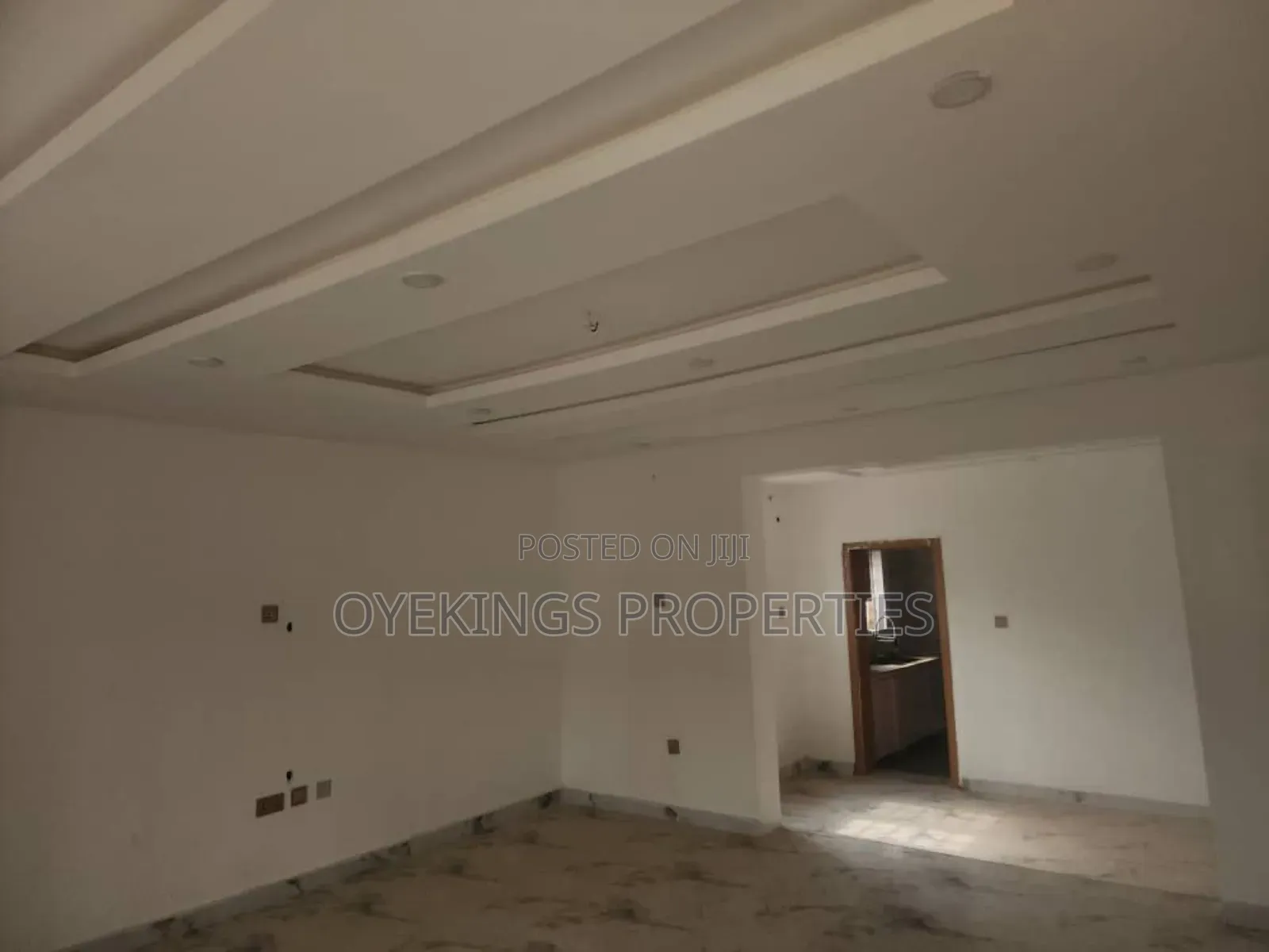 4bdrm Bungalow in Ayegore, Akala Express for sale in Akala Express
